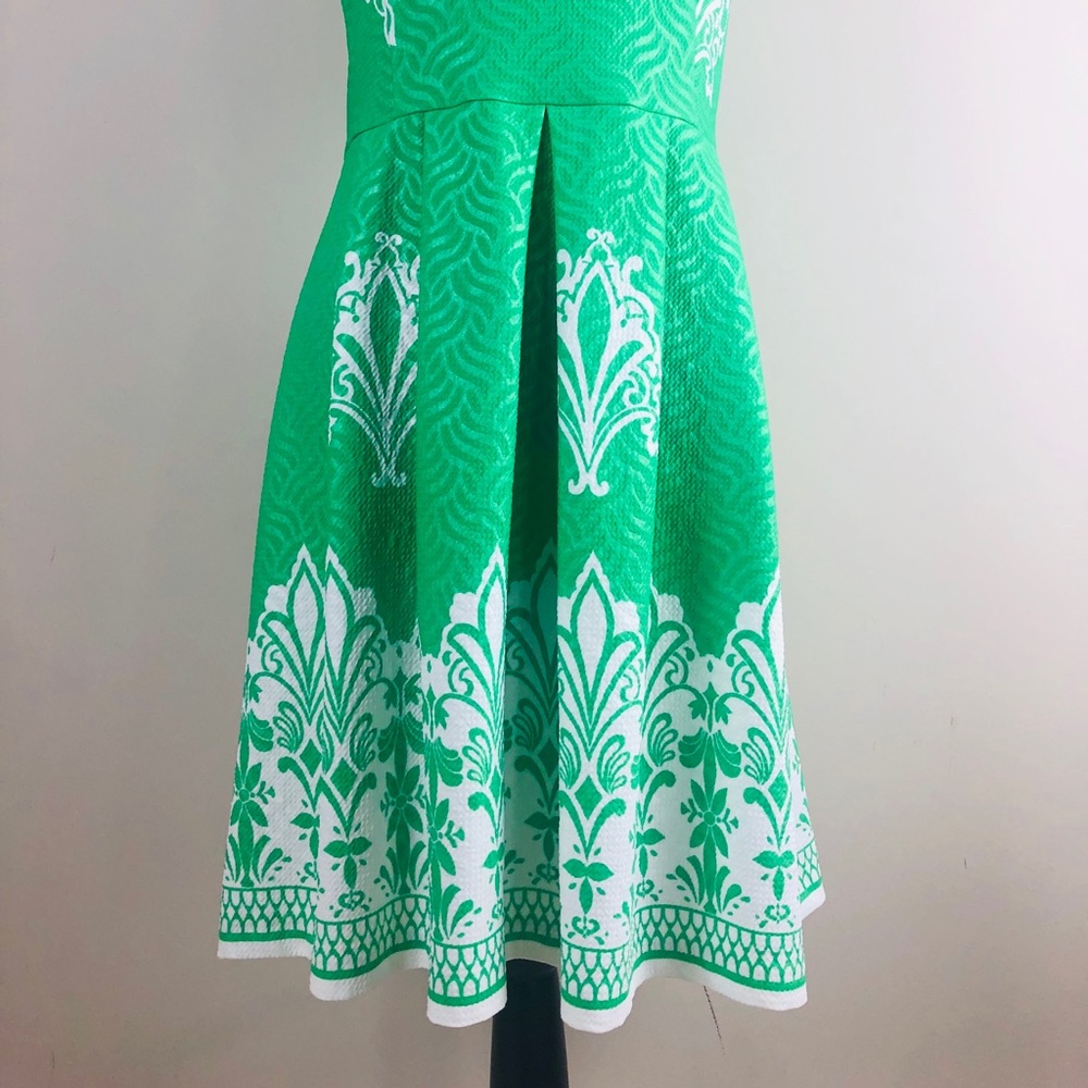 Green pleated dress - Picture 2 of 6